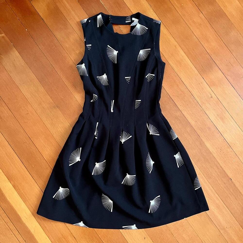 H&M B&W Abstract Fan Print Fit & Flare Dress w/ Pleated Skirt, Size 6